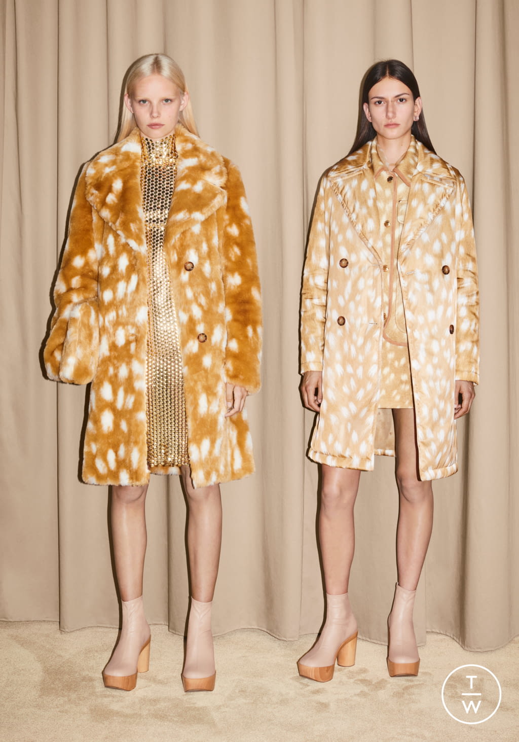 Fashion Week London Resort 2022 look 43 from the Burberry collection 女装