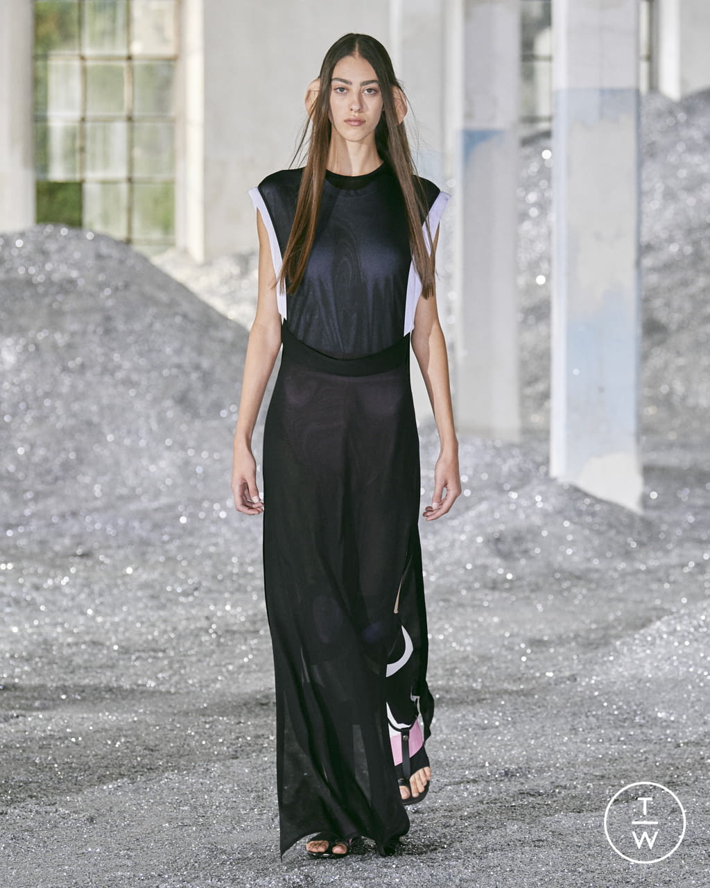 Fashion Week London Spring/Summer 2022 look 79 de la collection Burberry womenswear