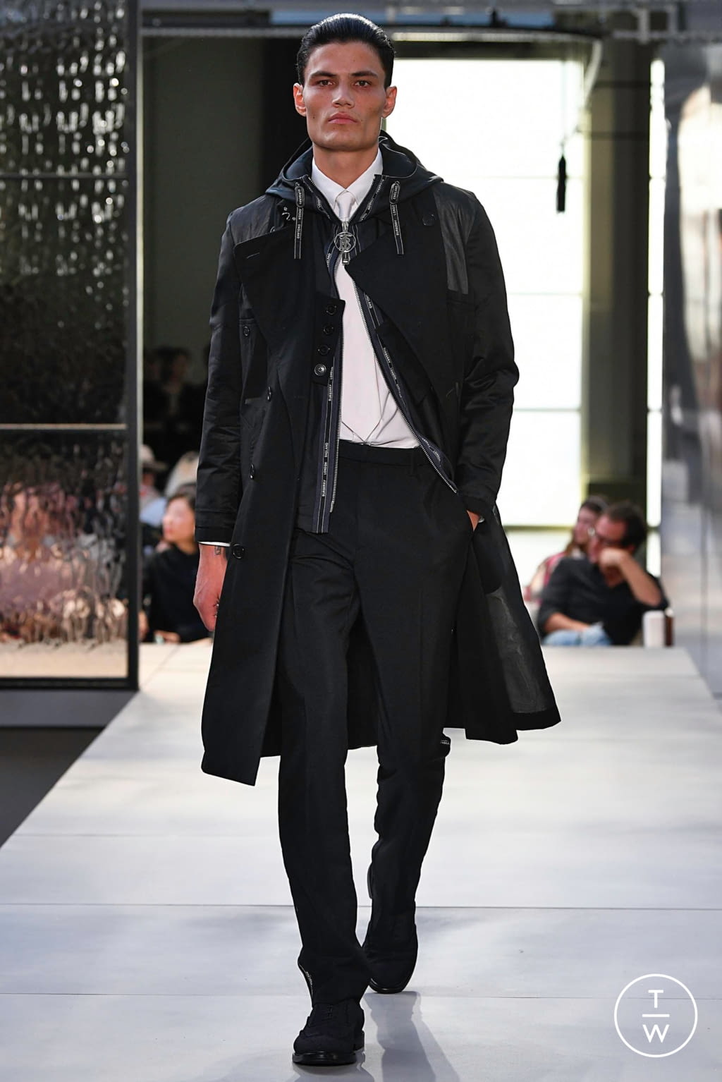 Fashion Week London Spring/Summer 2019 look 58 from the Burberry collection menswear
