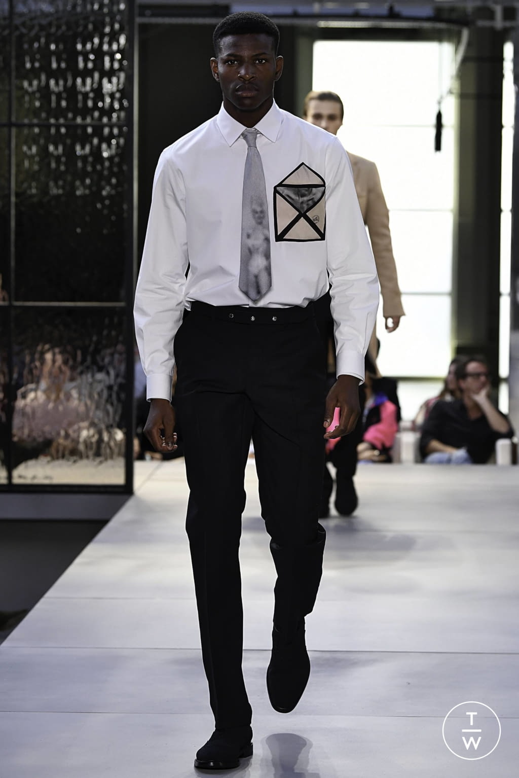 Fashion Week London Spring/Summer 2019 look 60 from the Burberry collection menswear