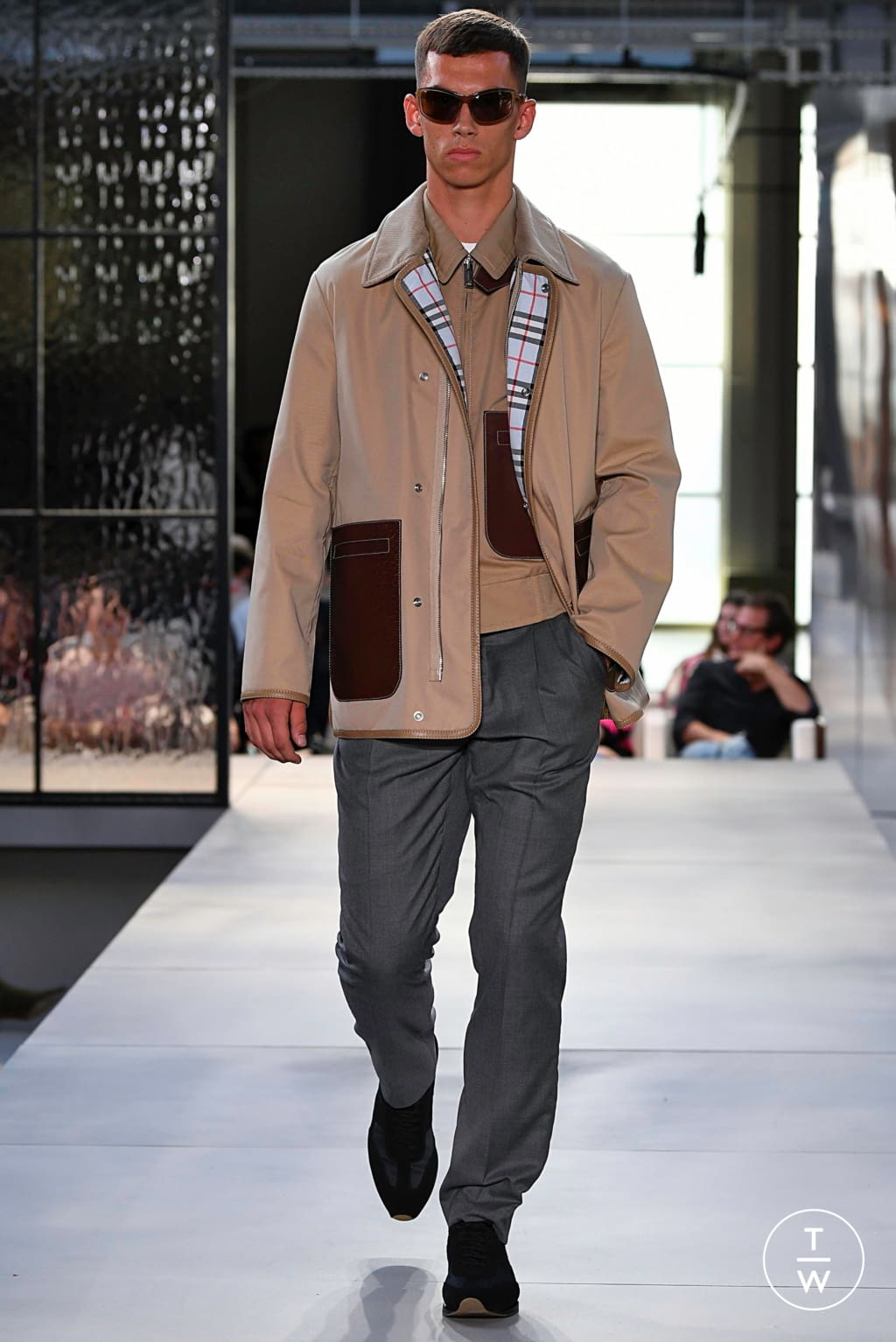 Fashion Week London Spring/Summer 2019 look 64 from the Burberry collection 男装