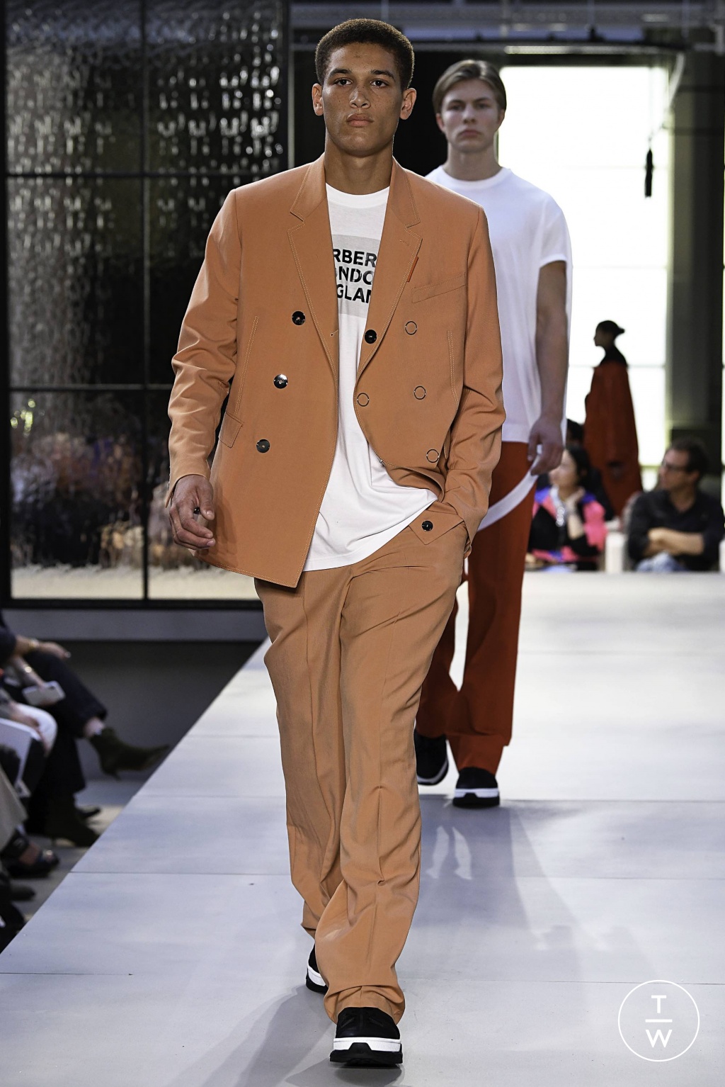 Fashion Week London Spring/Summer 2019 look 98 from the Burberry collection menswear