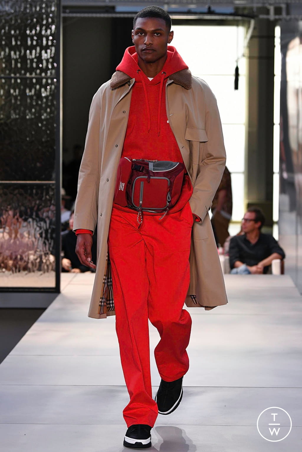 Fashion Week London Spring/Summer 2019 look 103 from the Burberry collection menswear