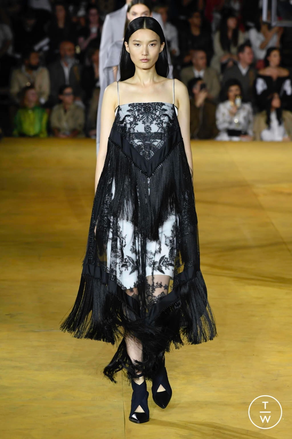 Fashion Week London Spring/Summer 2020 look 7 from the Burberry collection womenswear