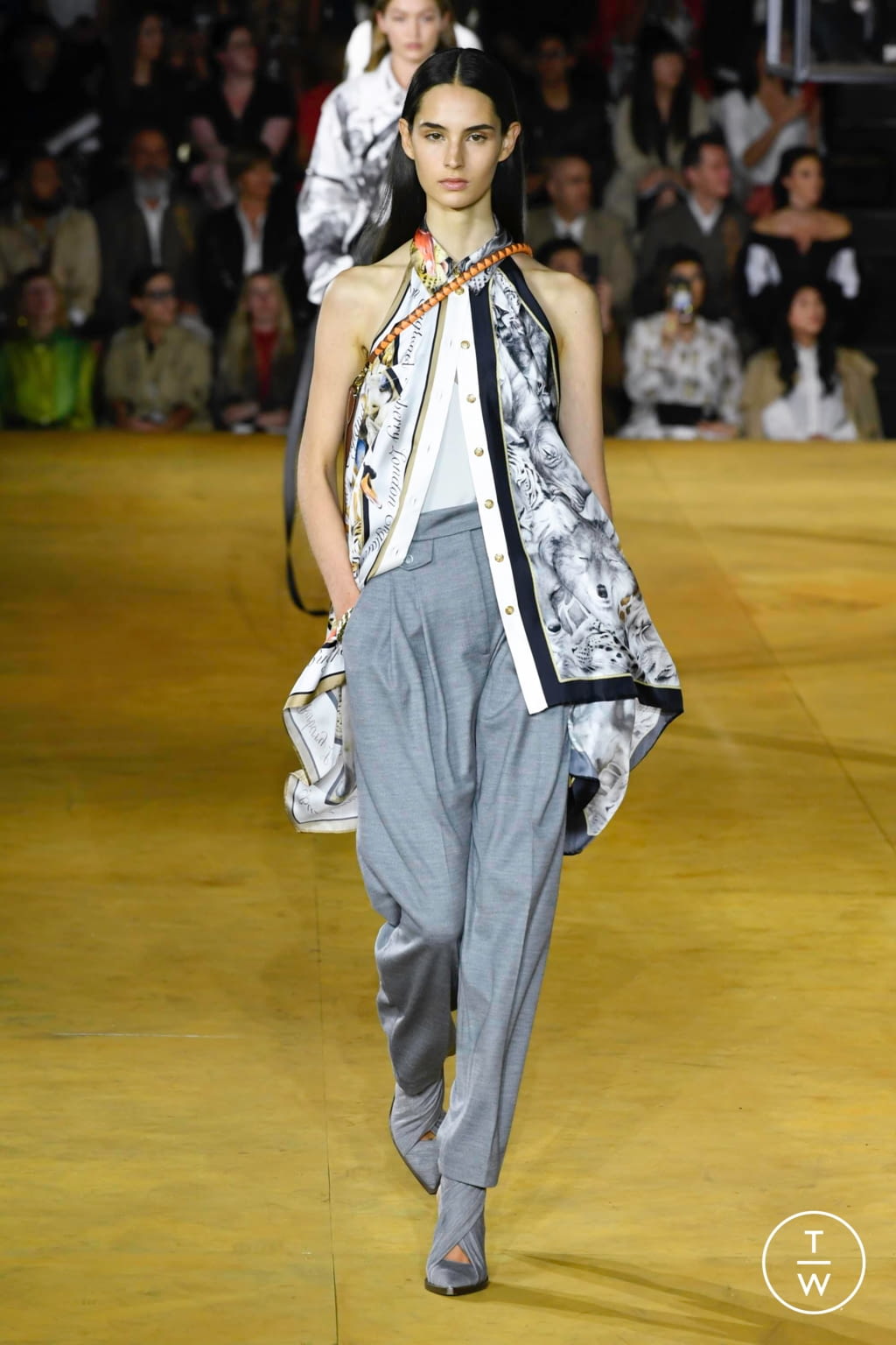 Fashion Week London Spring/Summer 2020 look 12 de la collection Burberry womenswear