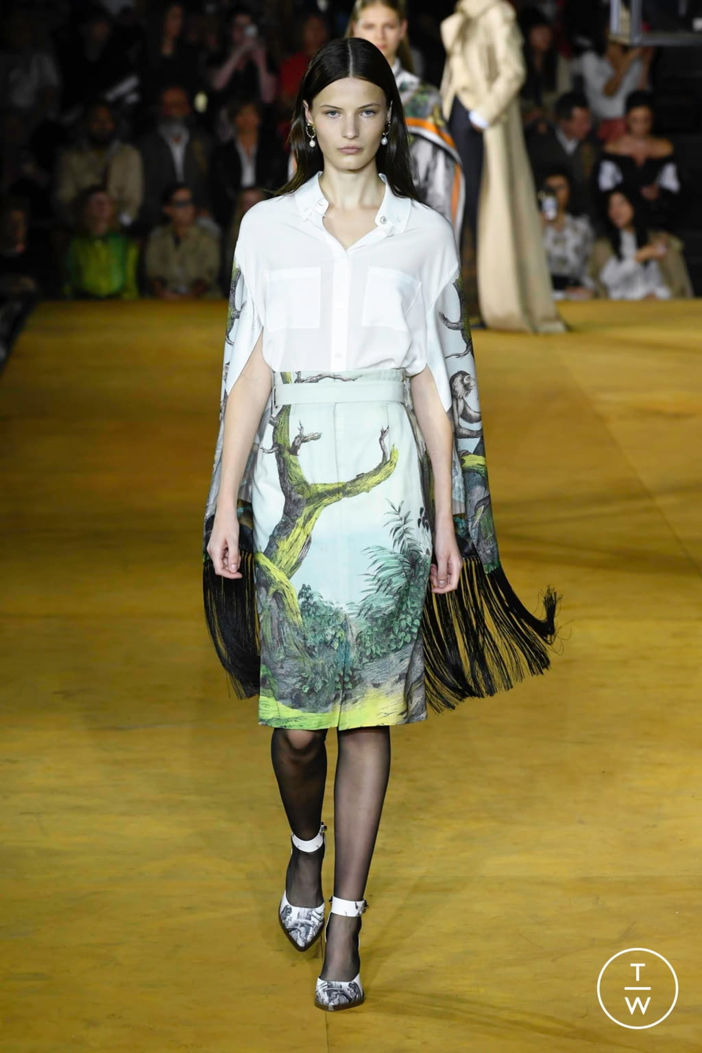 Fashion Week London Spring/Summer 2020 look 14 from the Burberry collection womenswear