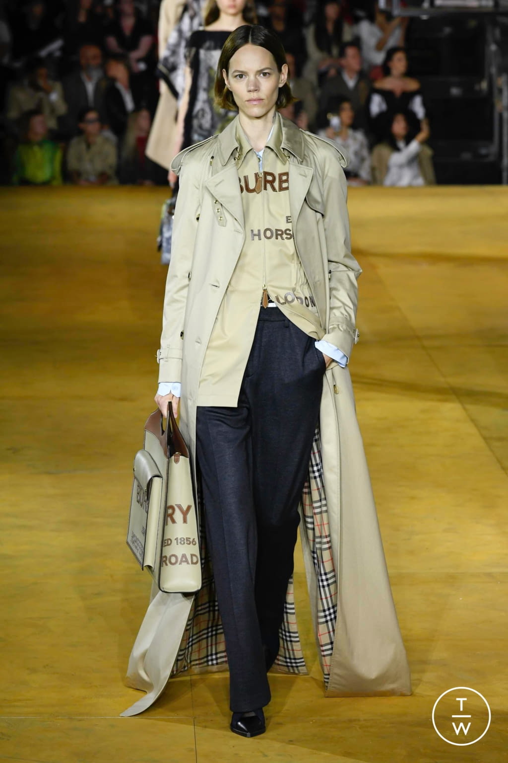 Fashion Week London Spring/Summer 2020 look 16 de la collection Burberry womenswear