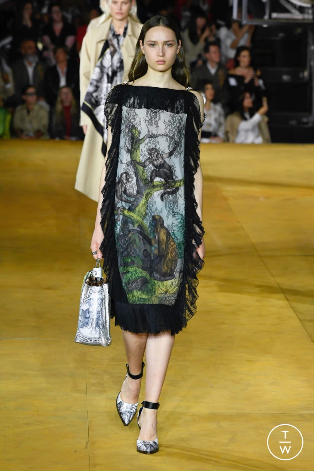 Fashion Week London Spring/Summer 2020 look 17 from the Burberry collection womenswear