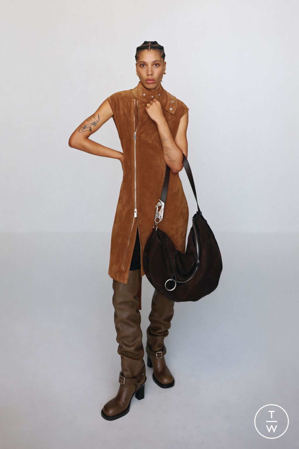 Fashion Week London Pre-Fall 2024 look 16 from the Burberry collection 女装