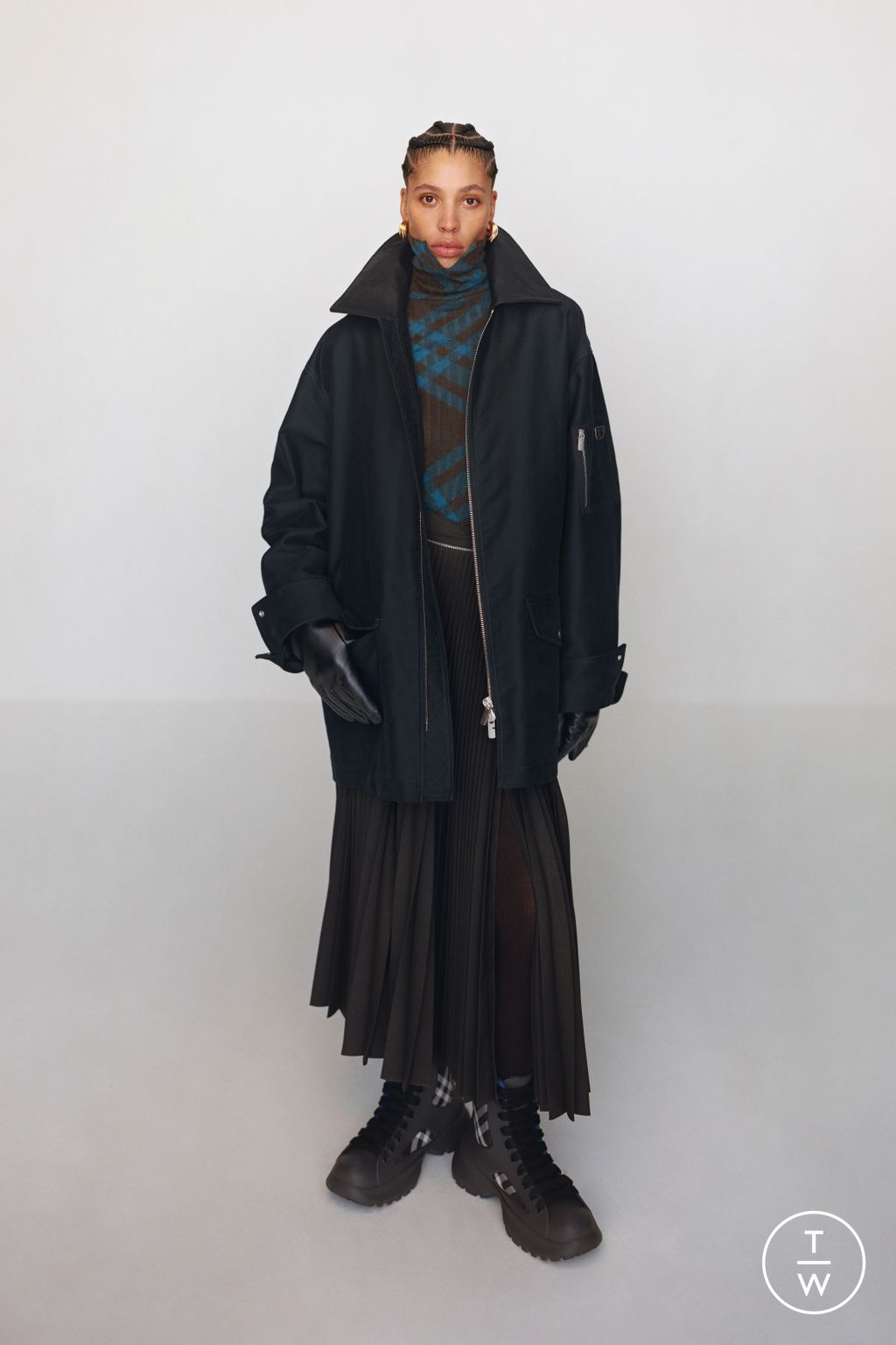Fashion Week London Pre-Fall 2024 look 31 from the Burberry collection womenswear