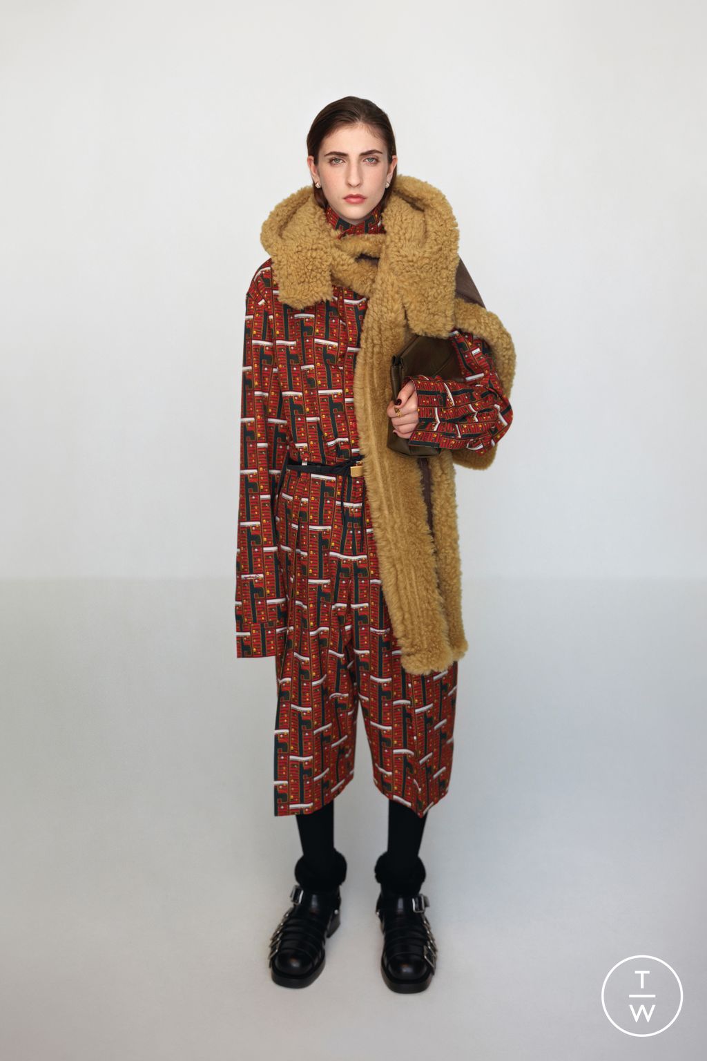 Fashion Week London Pre-Fall 2024 look 36 from the Burberry collection 女装