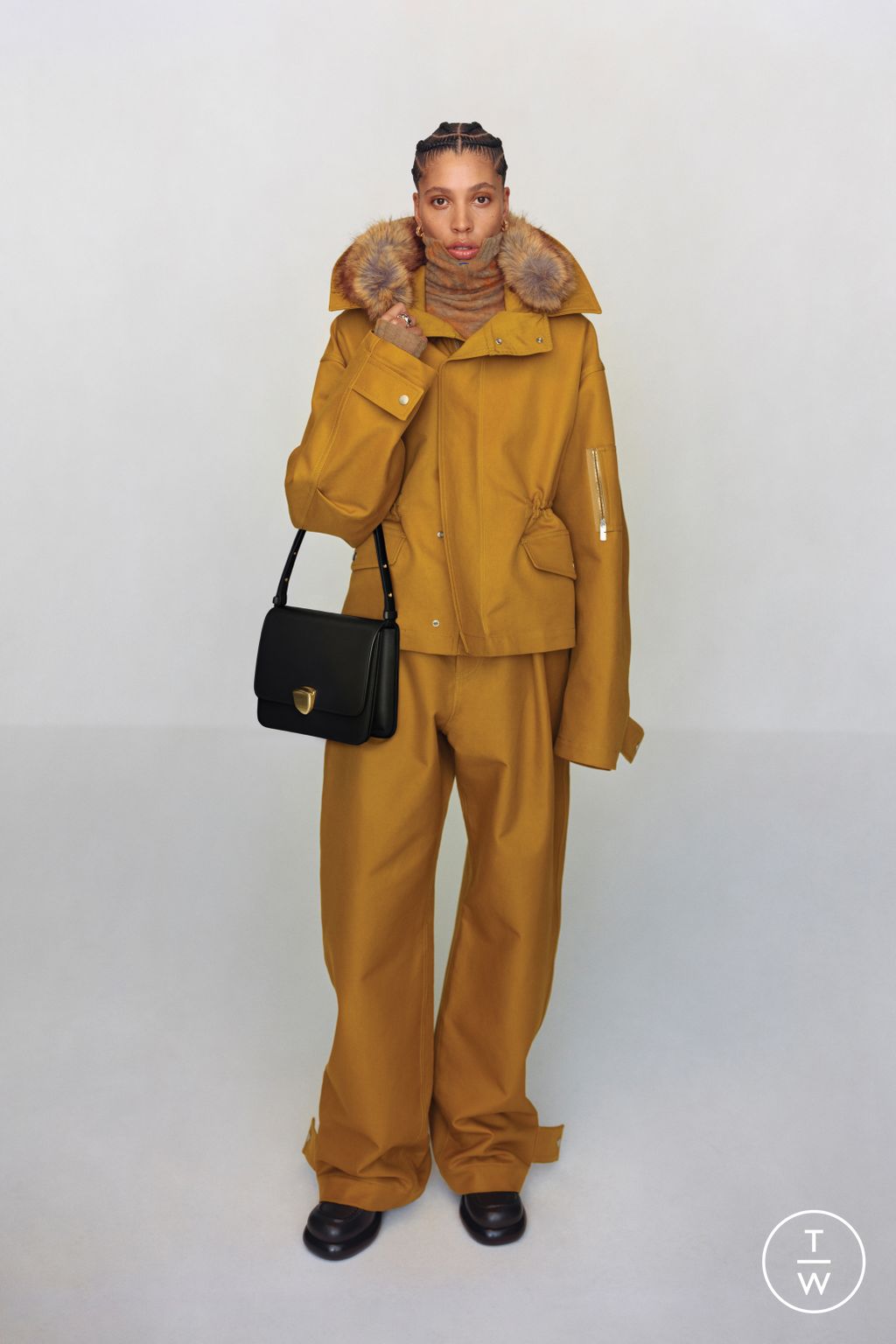 Fashion Week London Pre-Fall 2024 look 41 from the Burberry collection womenswear