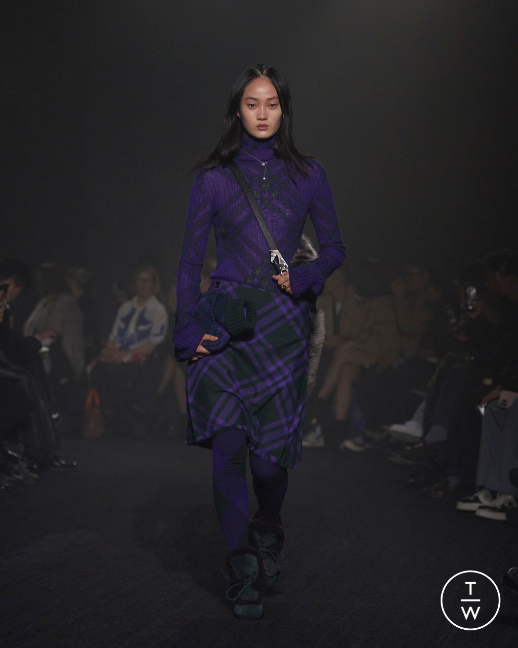 Fashion Week London Fall/Winter 2023 look 3 from the Burberry collection 女装
