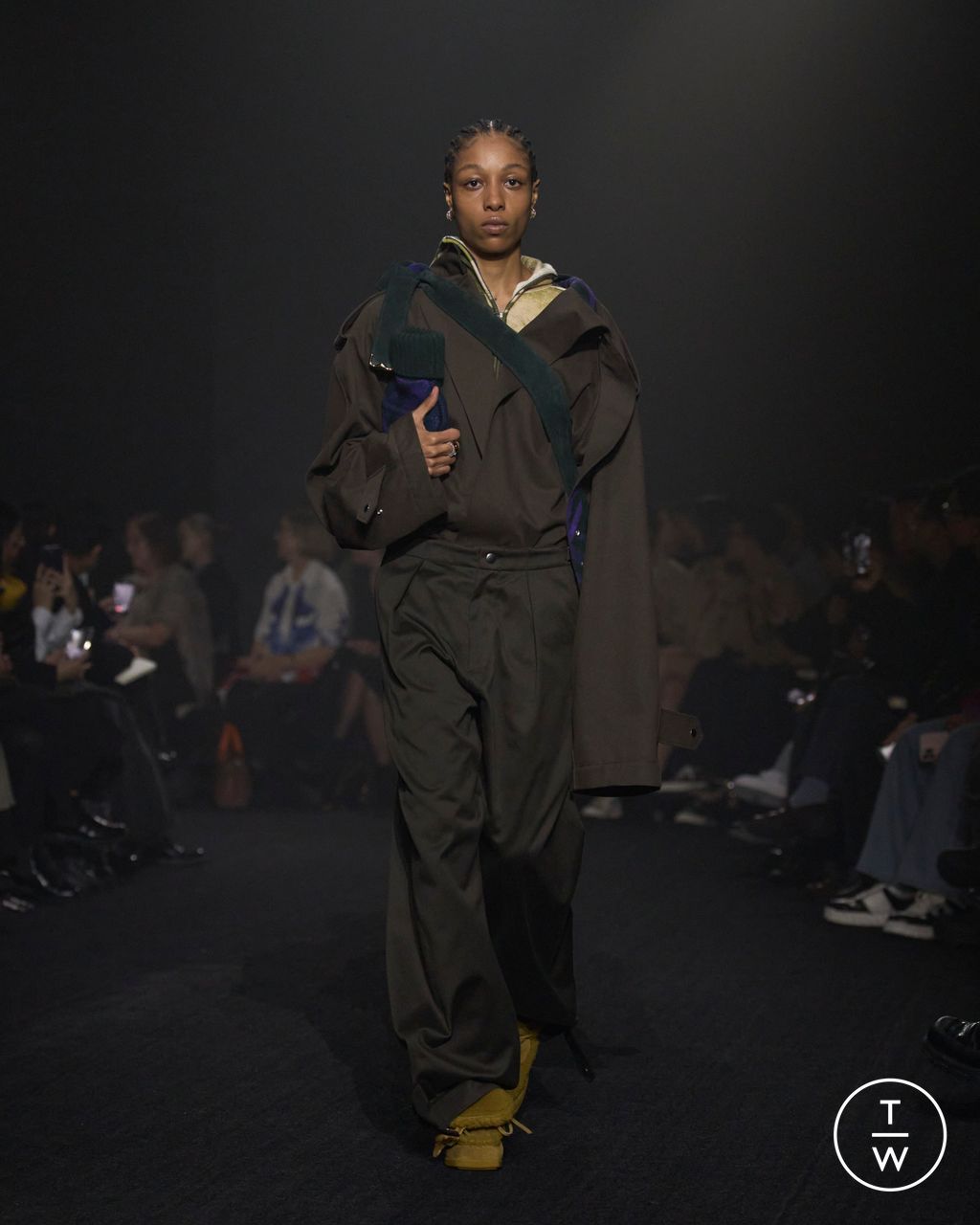 Fashion Week London Fall/Winter 2023 look 23 from the Burberry collection 女装