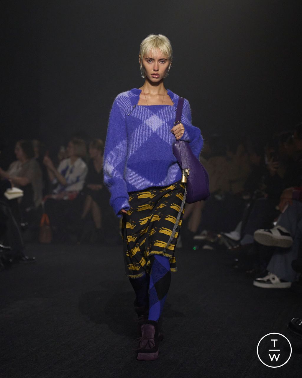 Fashion Week London Fall/Winter 2023 look 30 de la collection Burberry womenswear