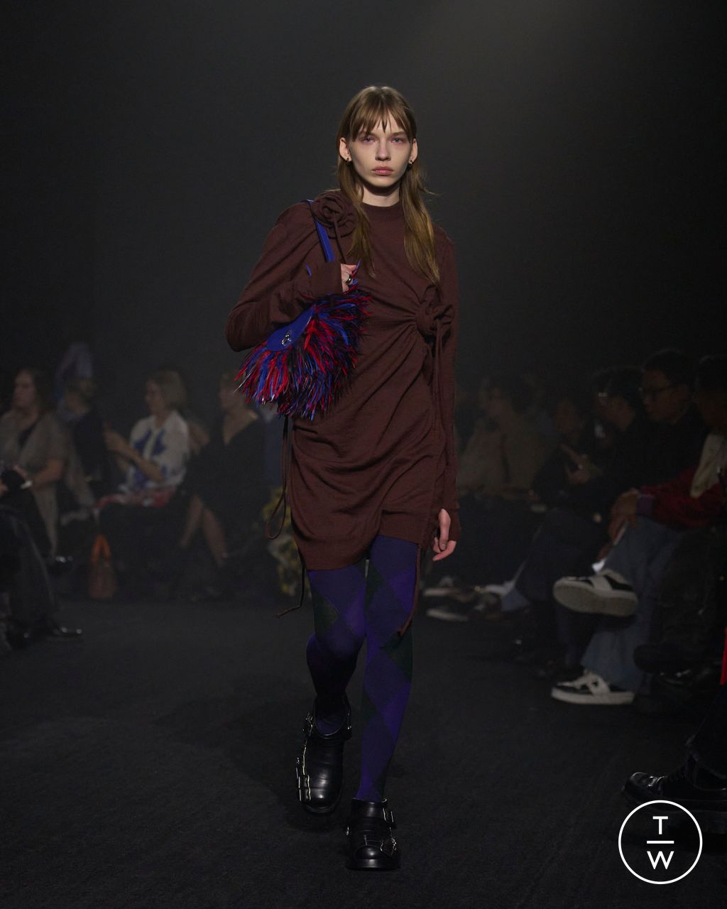 Fashion Week London Fall/Winter 2023 look 44 de la collection Burberry womenswear