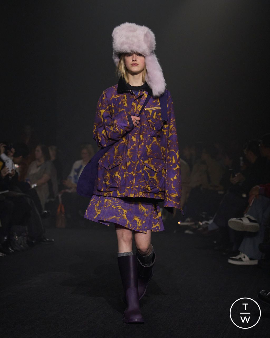 Fashion Week London Fall/Winter 2023 look 51 from the Burberry collection 女装