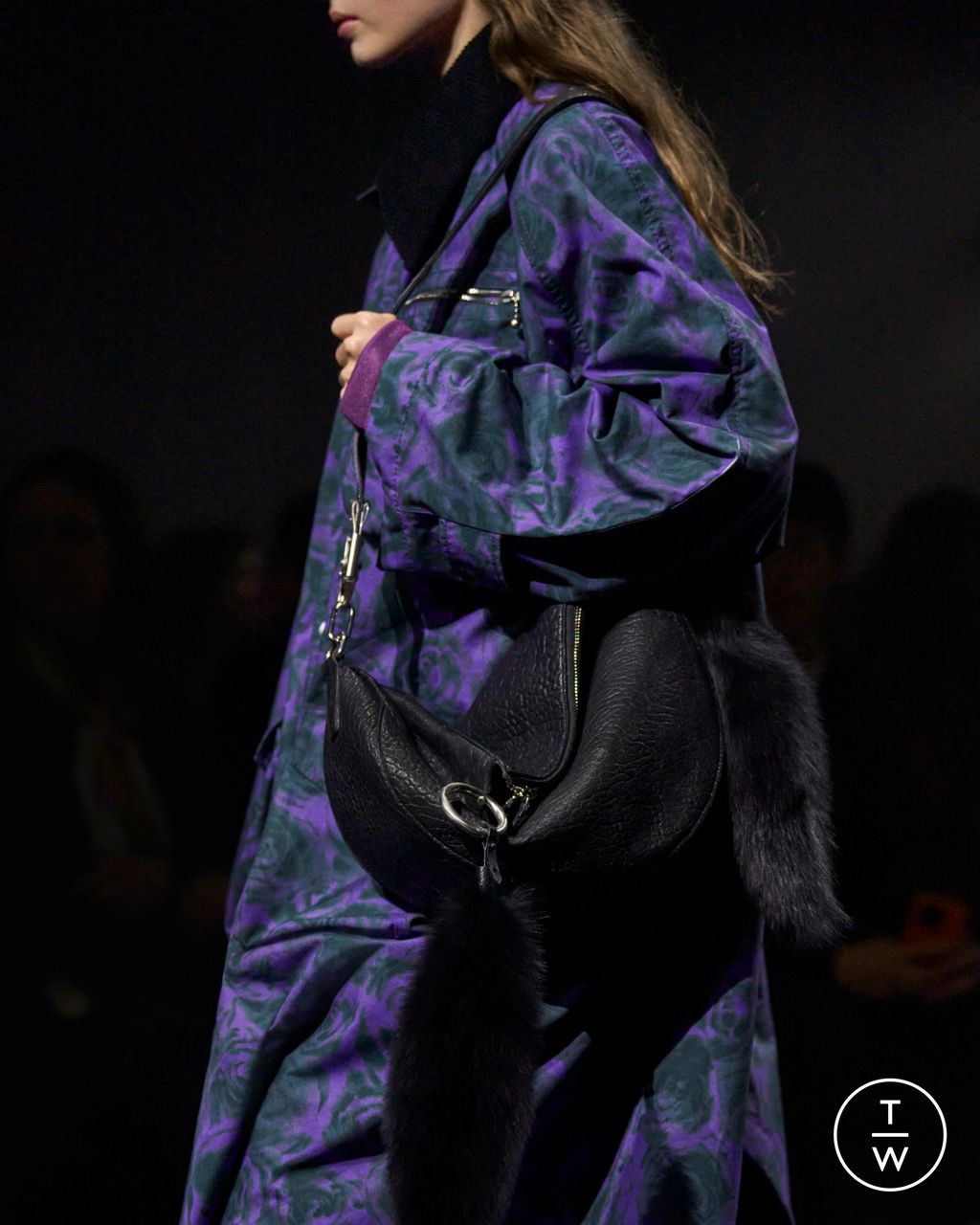 Fashion Week London Fall/Winter 2023 look 54 from the Burberry collection womenswear accessories