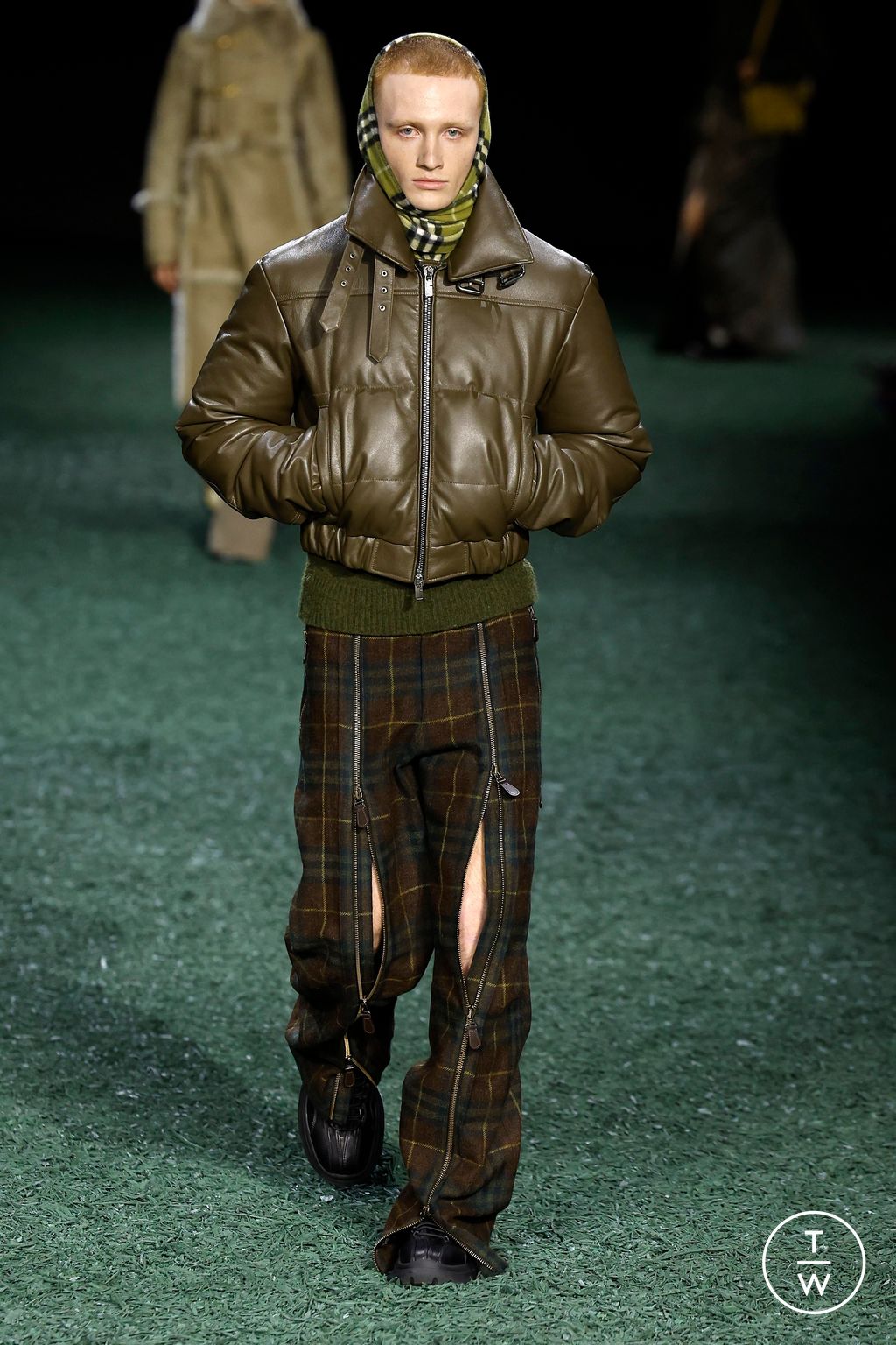 Fashion Week London Fall/Winter 2024 look 9 from the Burberry collection 女装