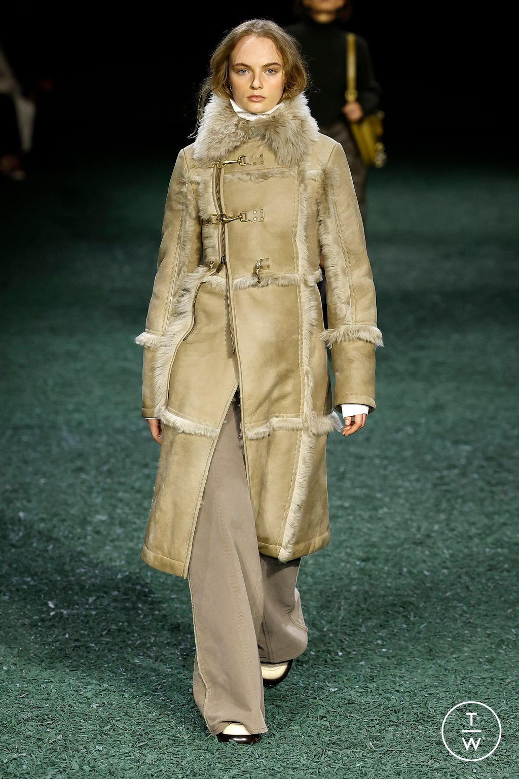 Fashion Week London Fall/Winter 2024 look 10 from the Burberry collection 女装