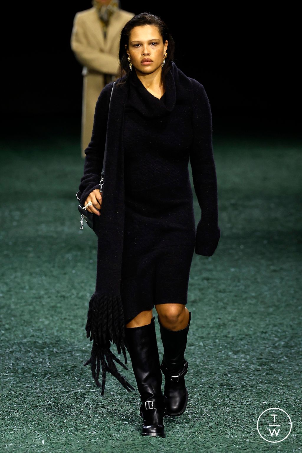 Fashion Week London Fall/Winter 2024 look 31 from the Burberry collection womenswear