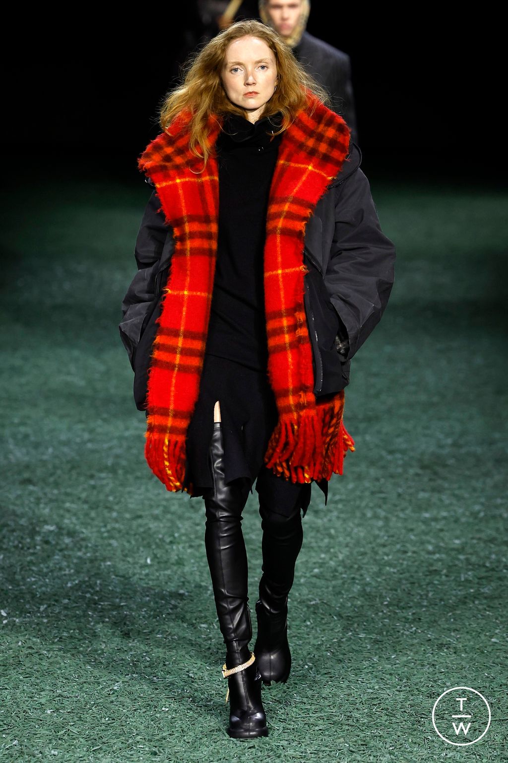 Fashion Week London Fall/Winter 2024 look 41 from the Burberry collection 女装