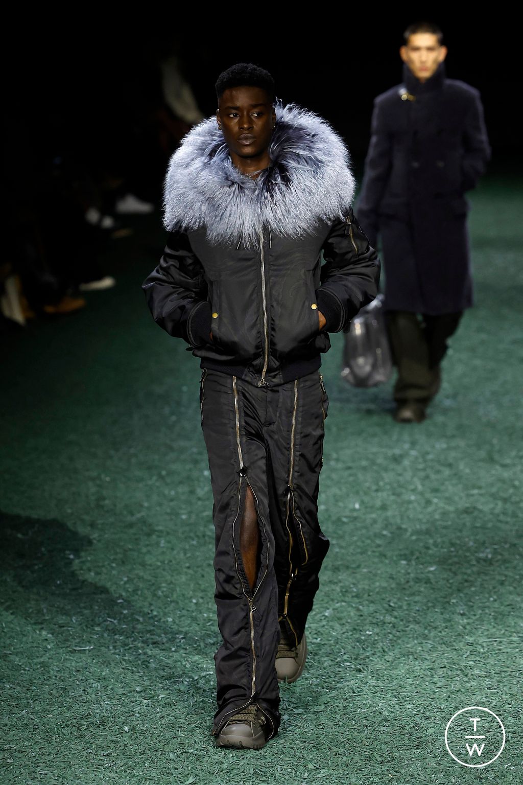 Fashion Week London Fall/Winter 2024 look 44 from the Burberry collection 女装