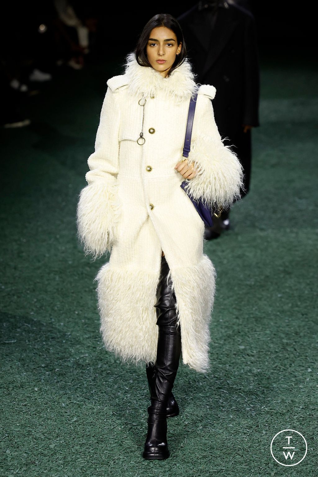 Fashion Week London Fall/Winter 2024 look 56 from the Burberry collection 女装