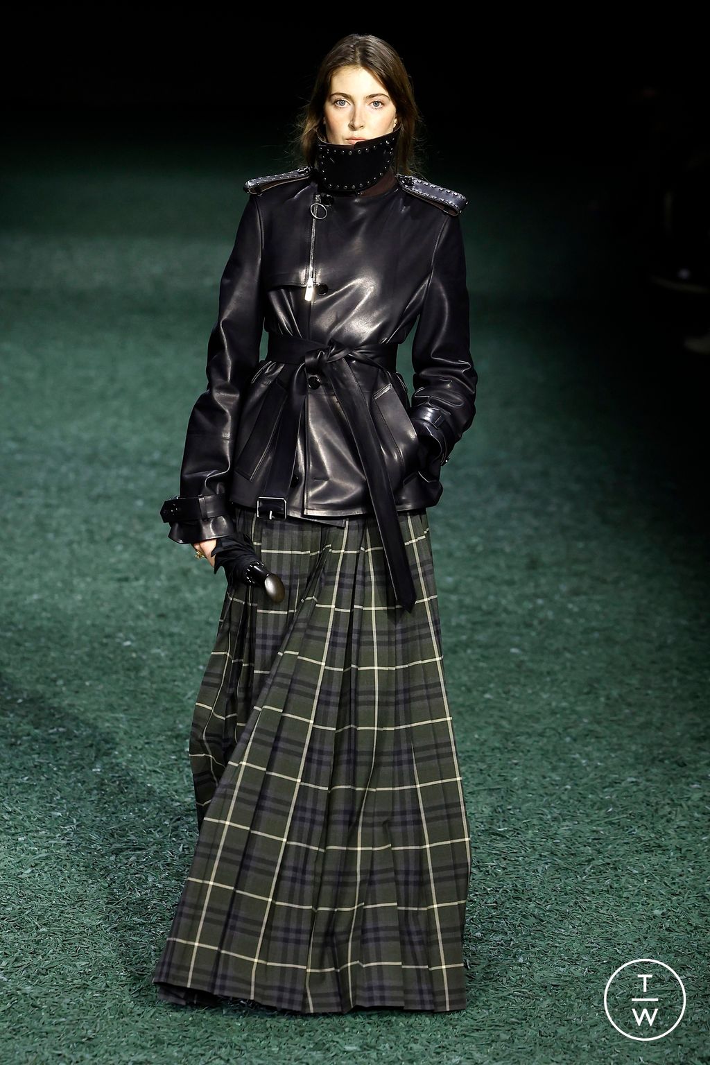 Fashion Week London Fall/Winter 2024 look 58 from the Burberry collection 女装