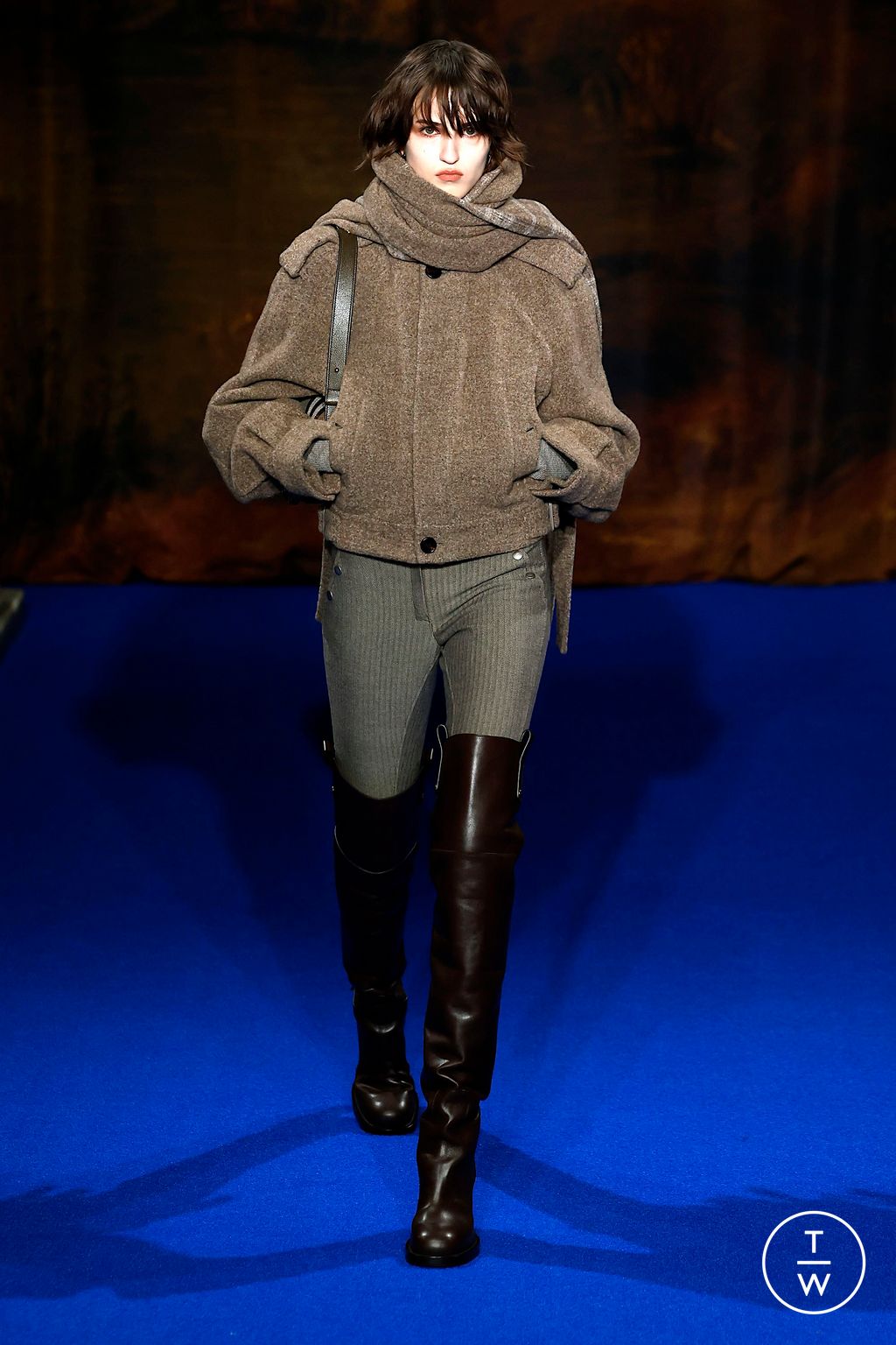 Fashion Week London Fall/Winter 2025 look 1 from the Burberry collection womenswear