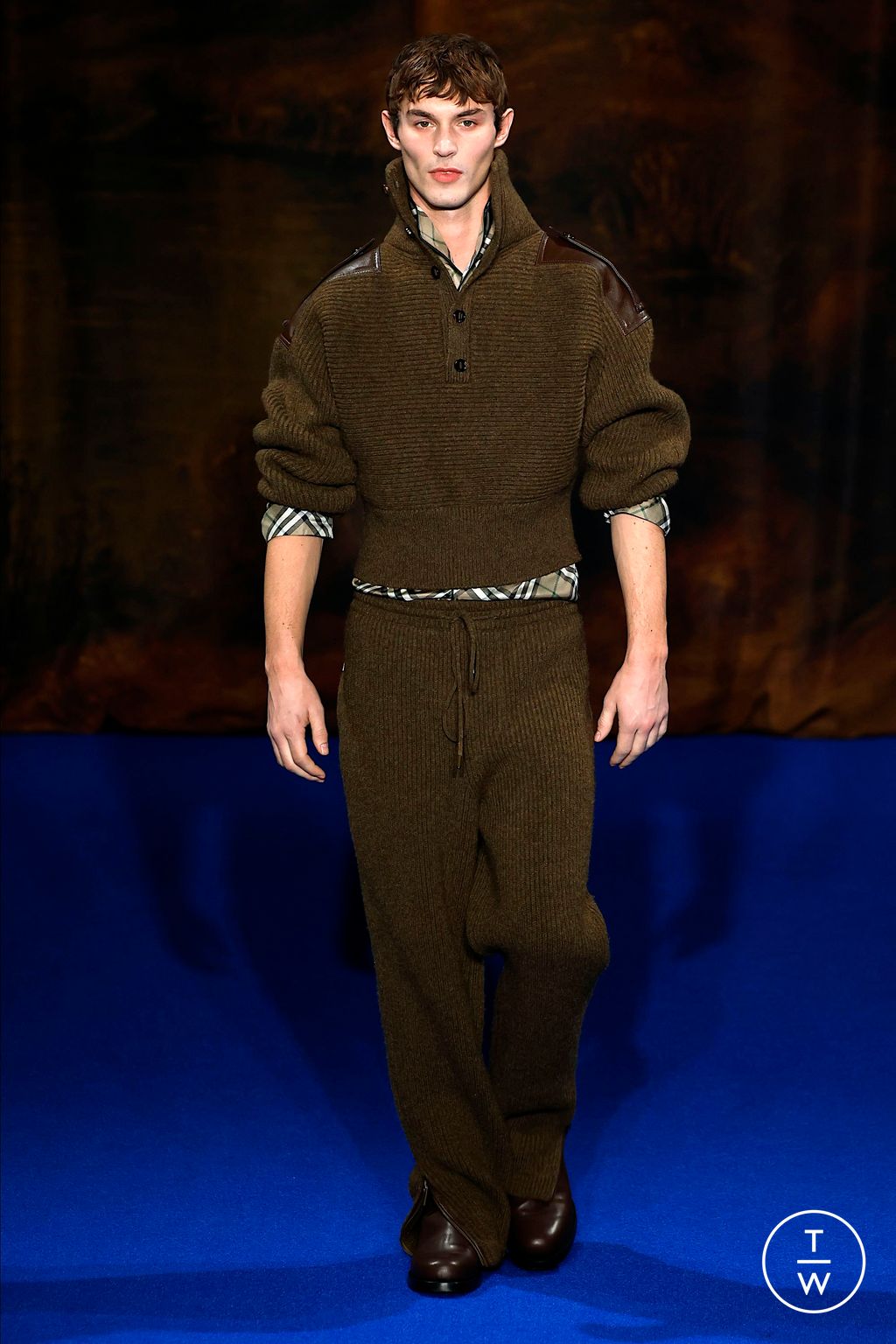 Fashion Week London Fall/Winter 2025 look 6 de la collection Burberry womenswear