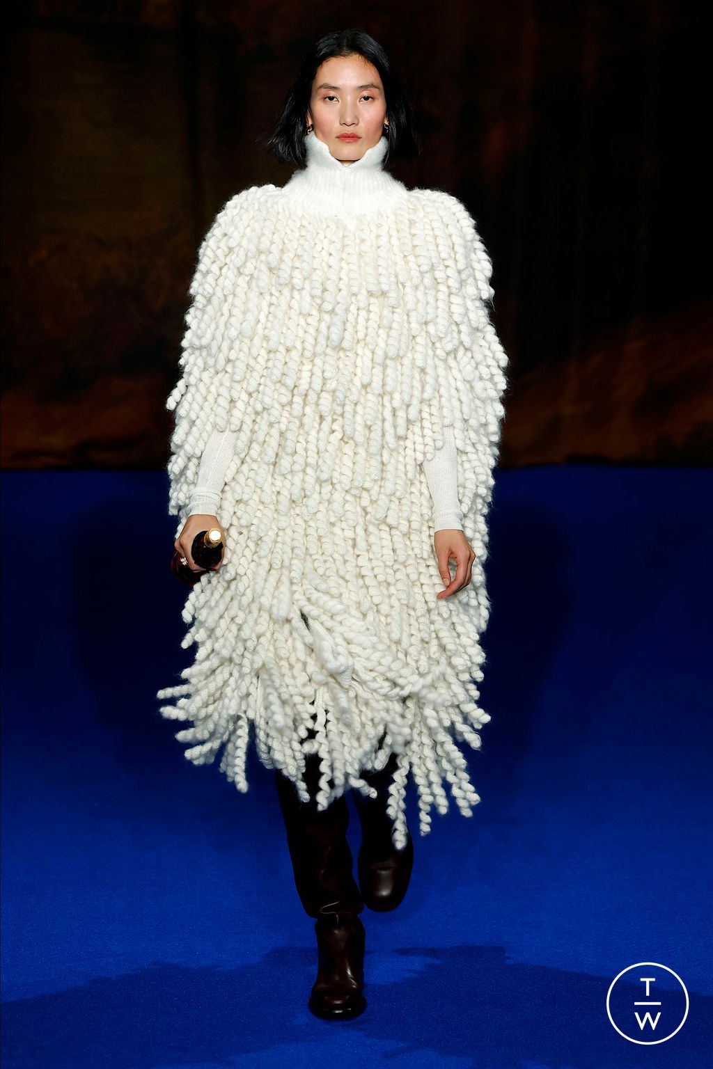 Fashion Week London Fall/Winter 2025 look 12 de la collection Burberry womenswear