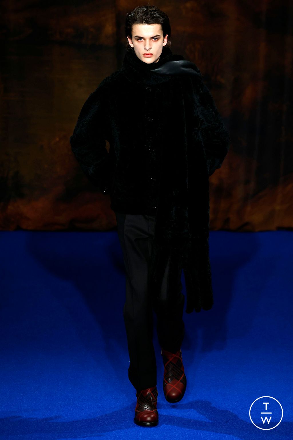 Fashion Week London Fall/Winter 2025 look 18 de la collection Burberry womenswear