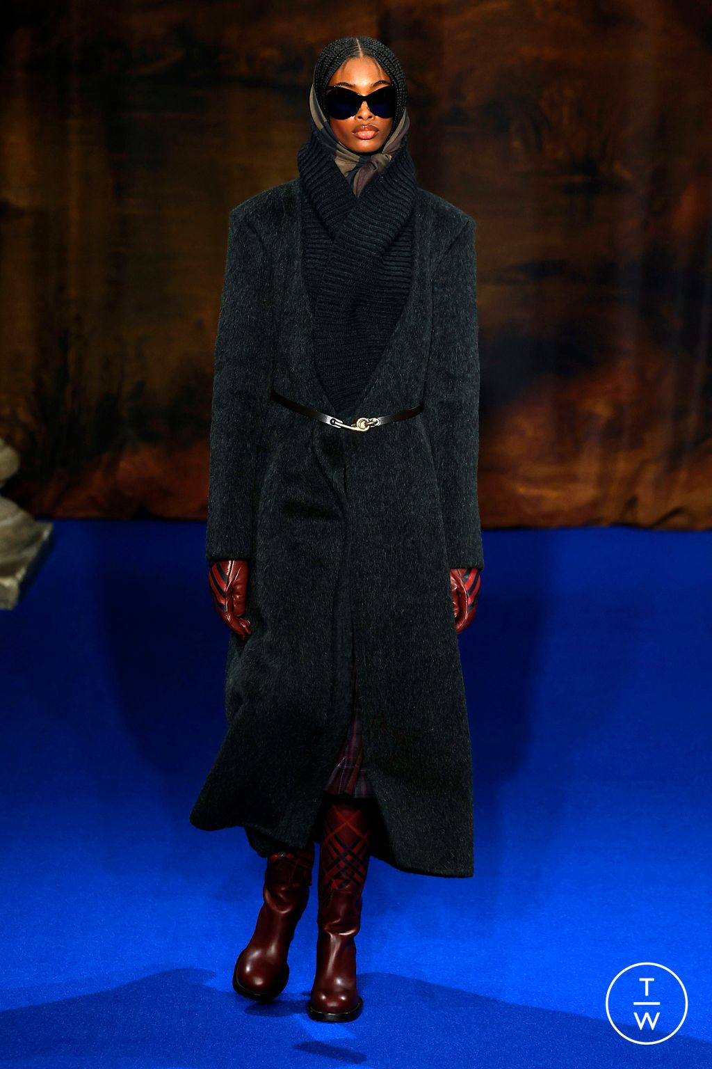 Fashion Week London Fall/Winter 2025 look 19 from the Burberry collection womenswear