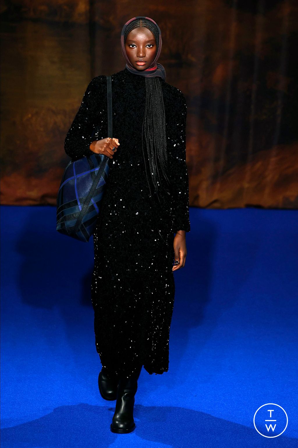 Fashion Week London Fall/Winter 2025 look 21 from the Burberry collection womenswear