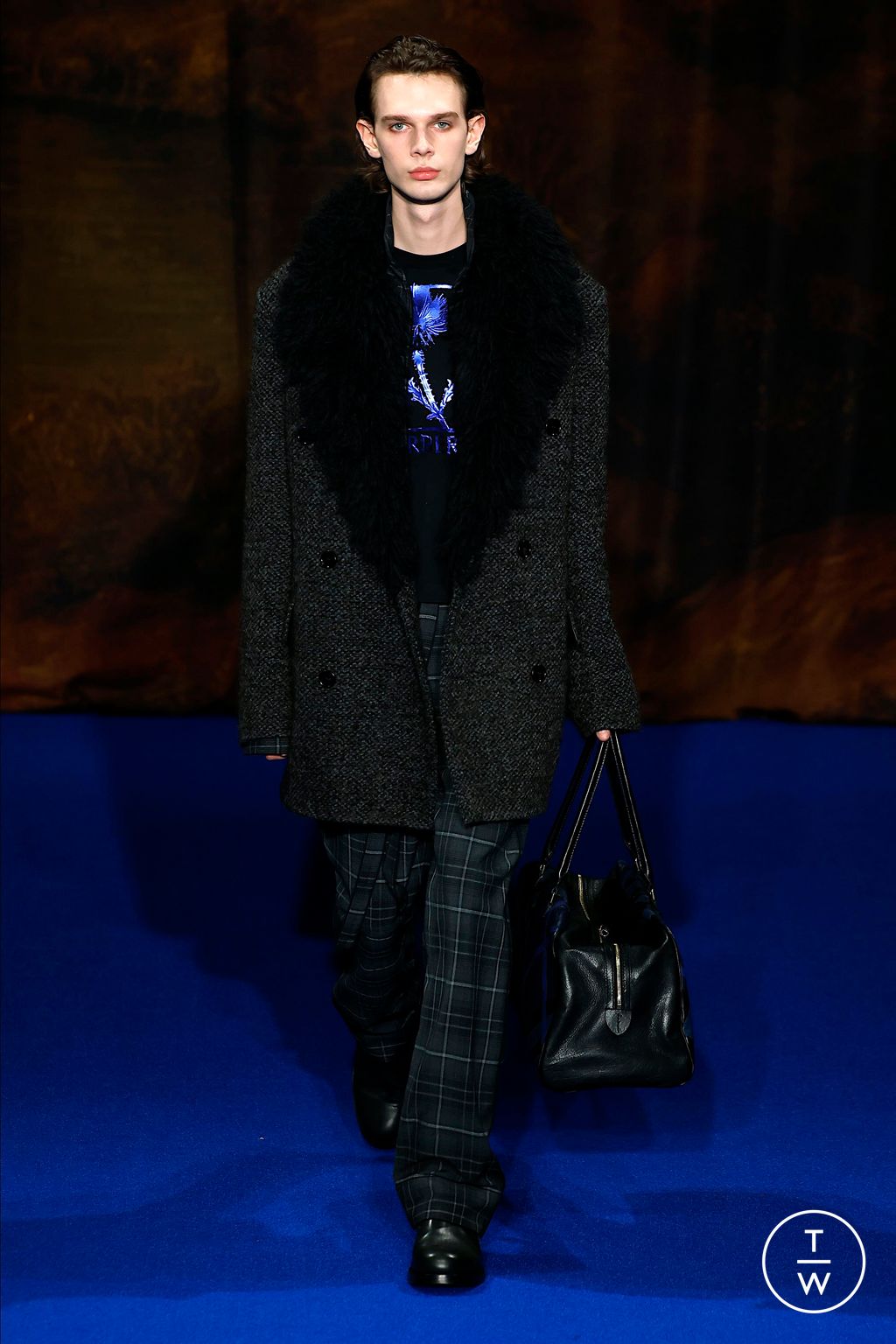 Fashion Week London Fall/Winter 2025 look 22 from the Burberry collection womenswear