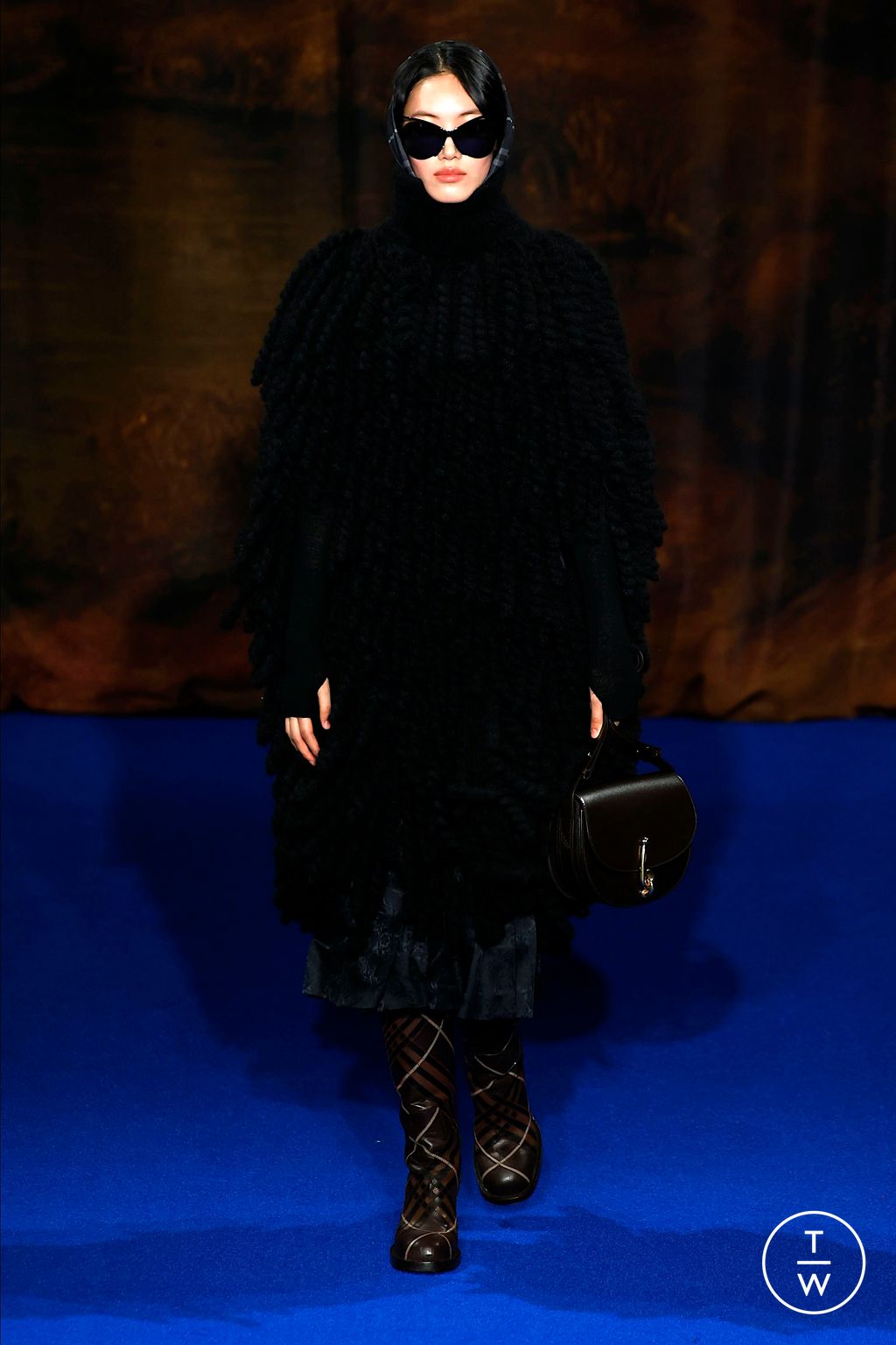 Fashion Week London Fall/Winter 2025 look 23 from the Burberry collection womenswear