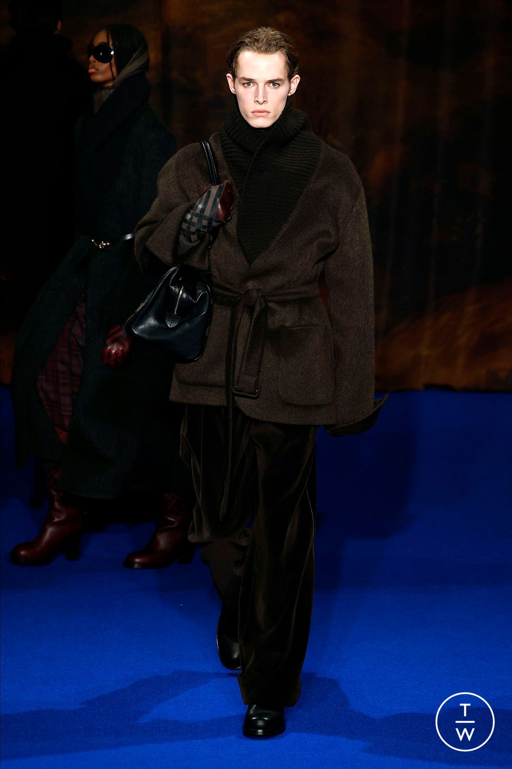 Fashion Week London Fall/Winter 2025 look 24 from the Burberry collection womenswear
