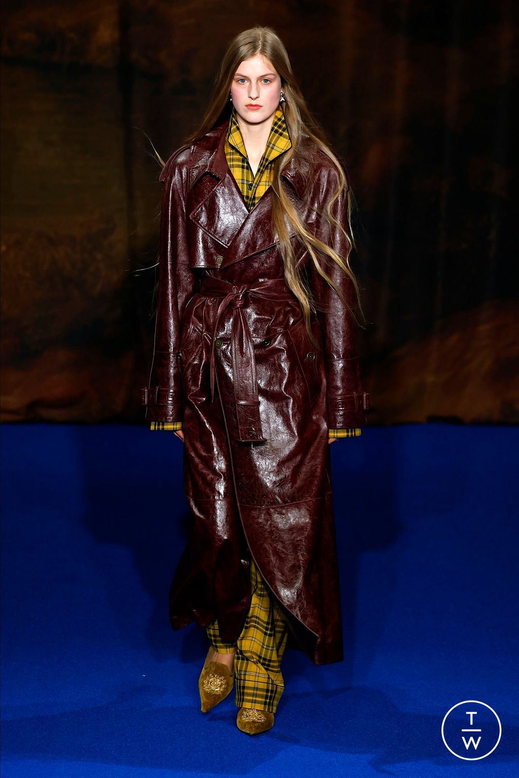 Fashion Week London Fall/Winter 2025 look 34 from the Burberry collection womenswear