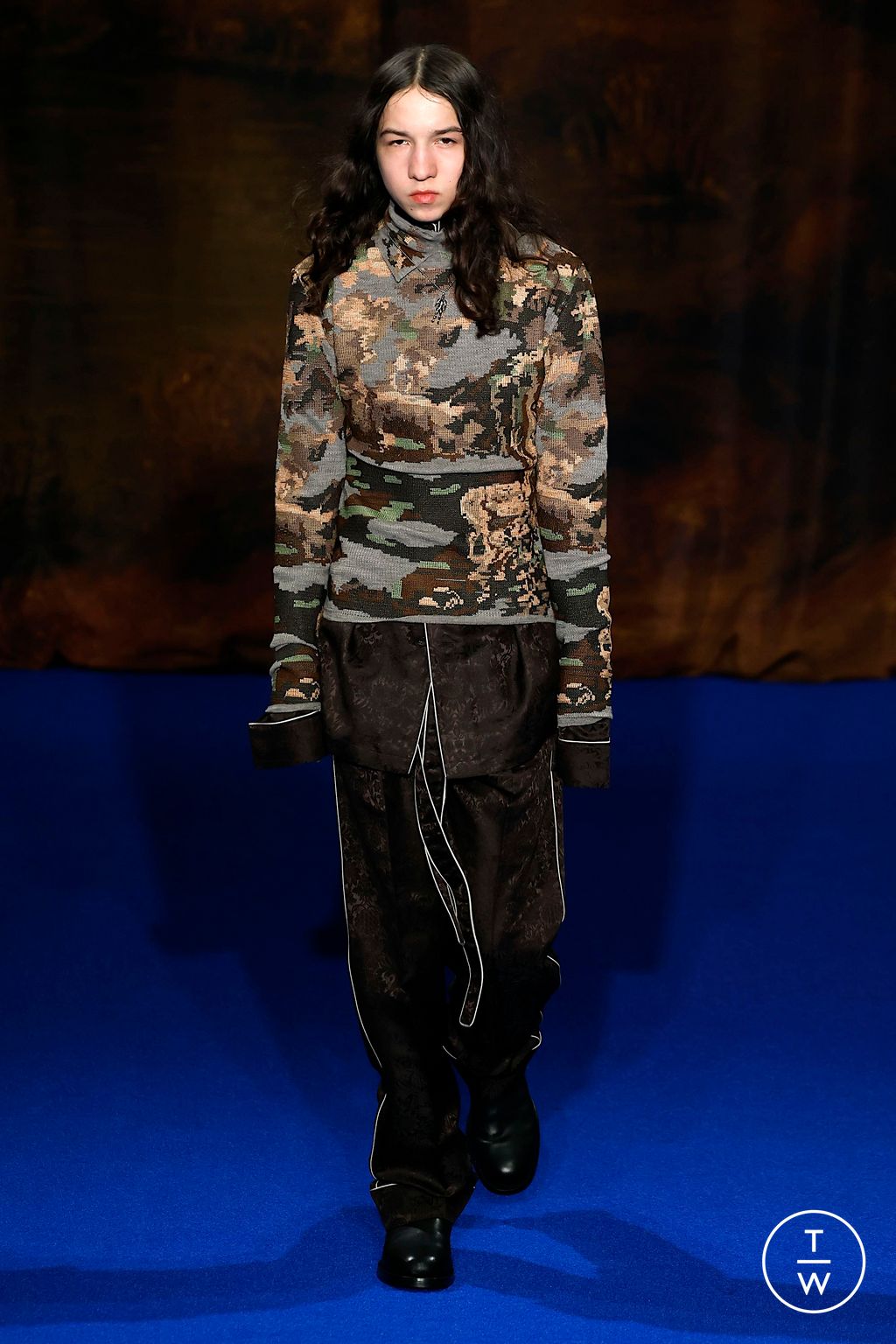 Fashion Week London Fall/Winter 2025 look 36 from the Burberry collection womenswear