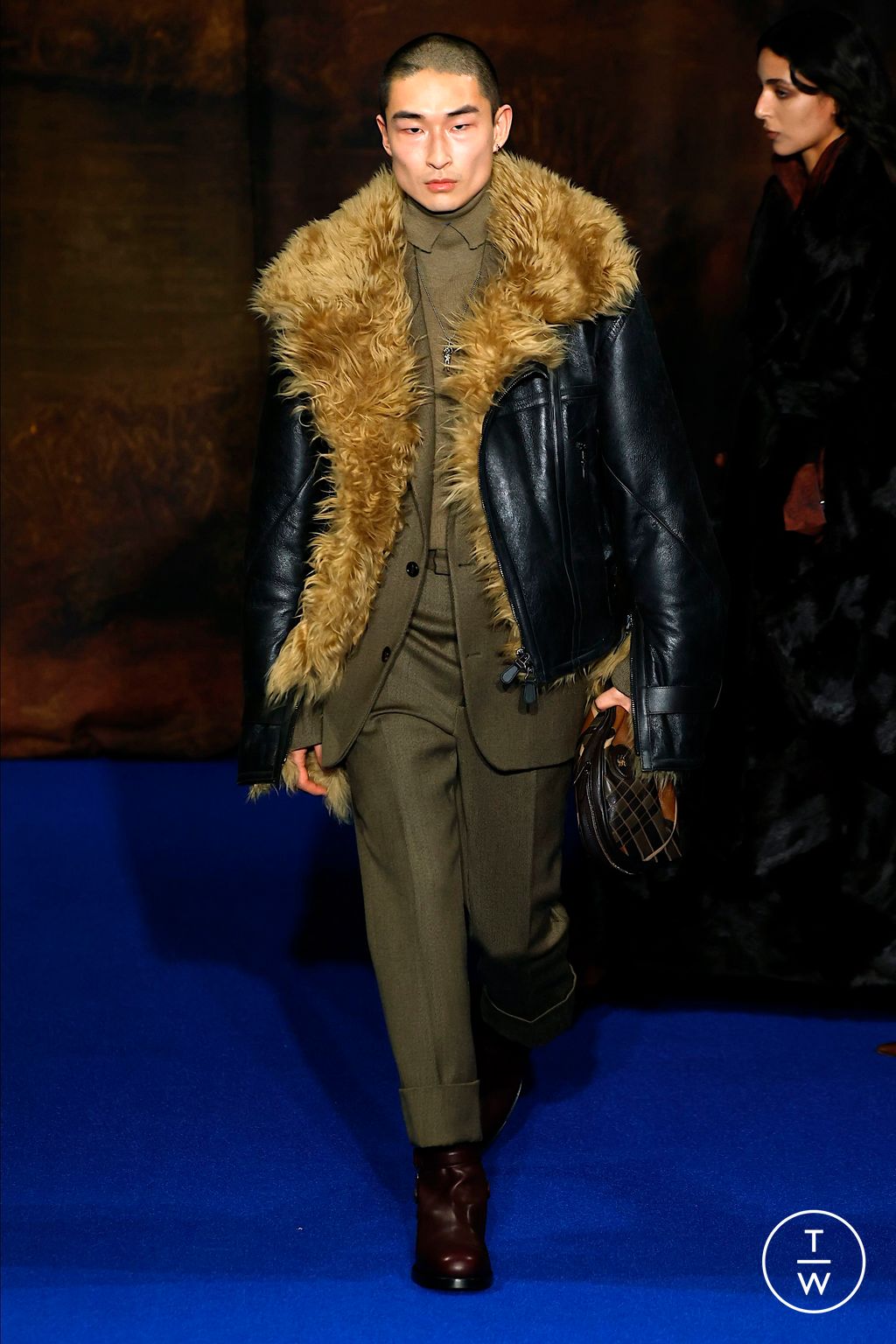 Fashion Week London Fall/Winter 2025 look 37 from the Burberry collection womenswear