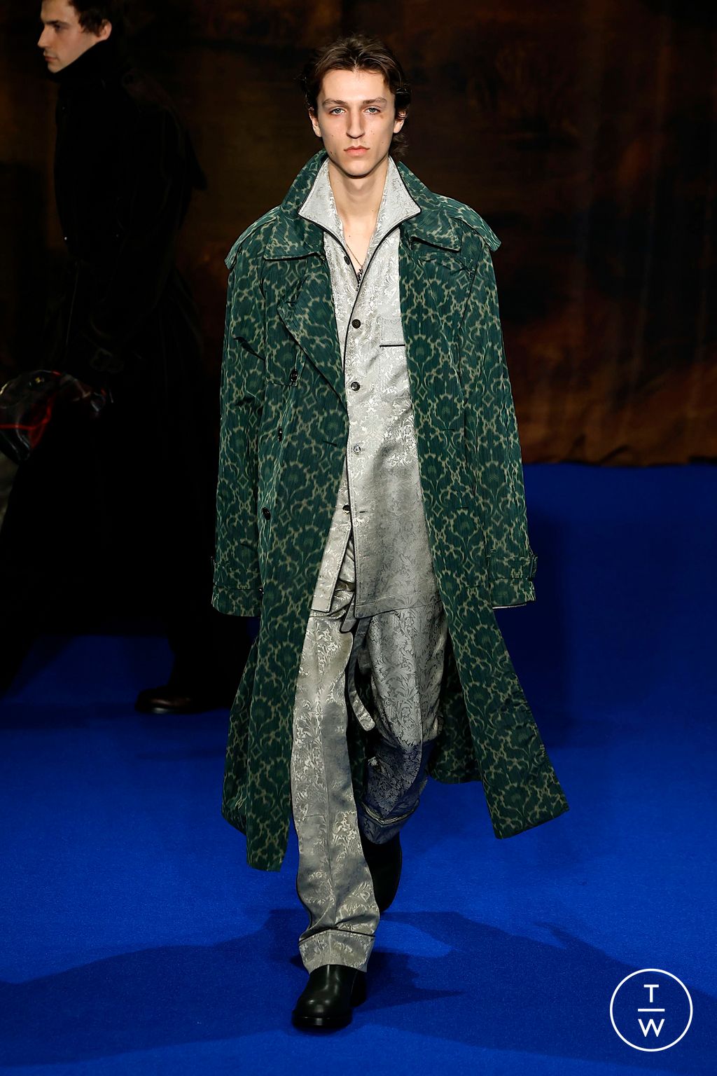 Fashion Week London Fall/Winter 2025 look 39 from the Burberry collection womenswear