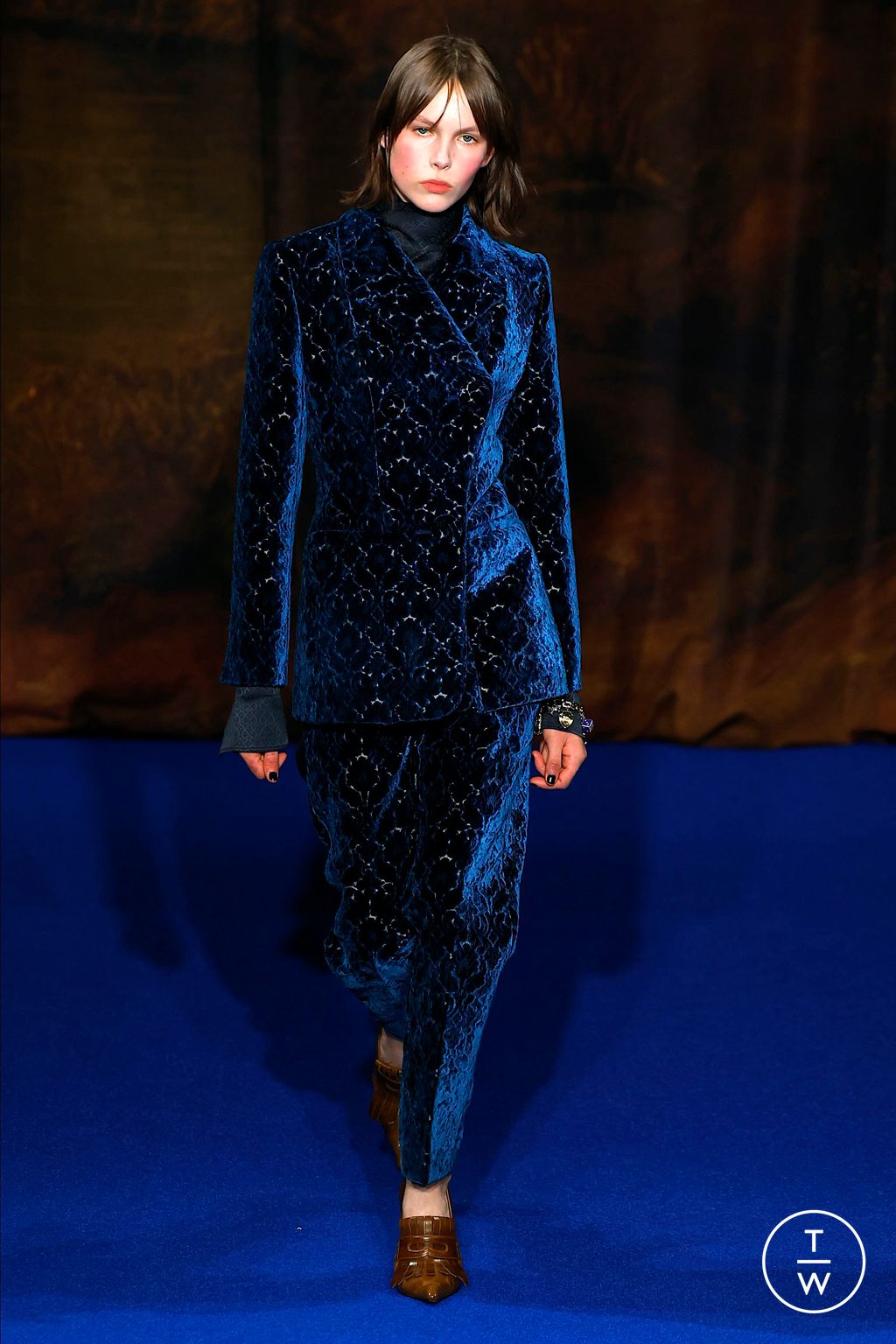 Fashion Week London Fall/Winter 2025 look 54 de la collection Burberry womenswear