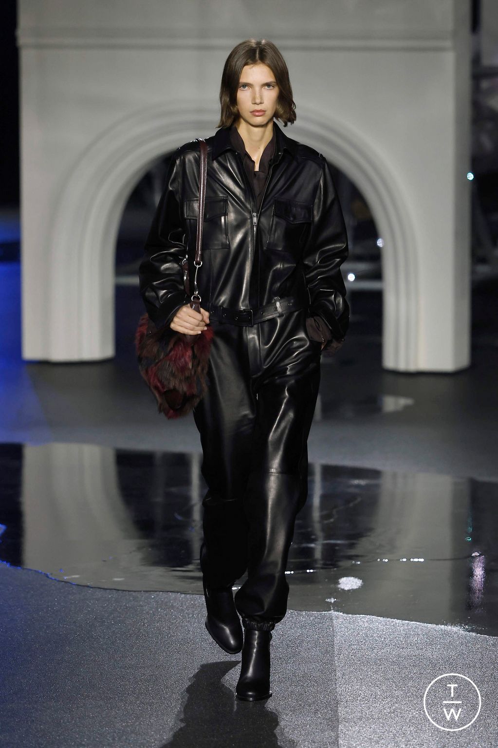 Fashion Week London Fall/Winter 2026 look 6 from the Burberry collection womenswear