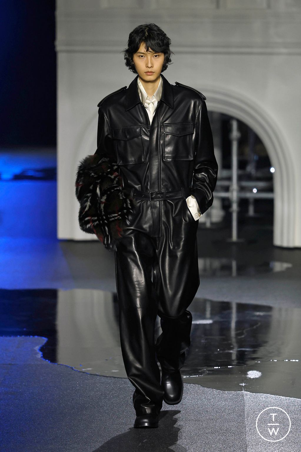 Fashion Week London Fall/Winter 2026 look 17 from the Burberry collection womenswear