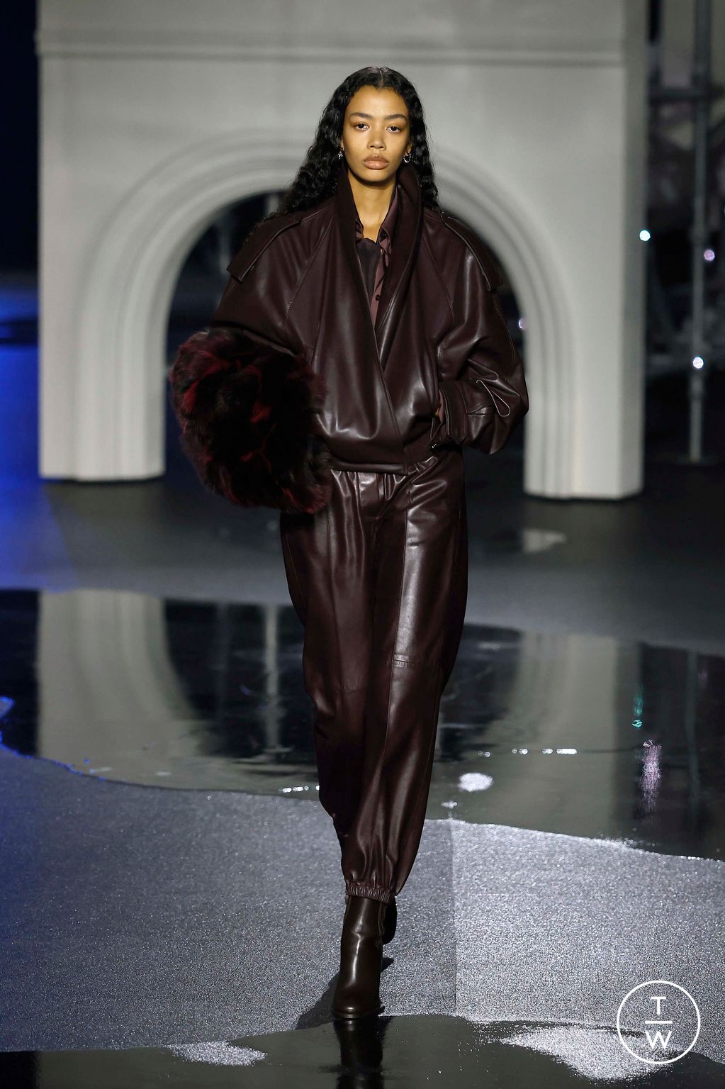 Fashion Week London Fall/Winter 2026 look 22 from the Burberry collection womenswear