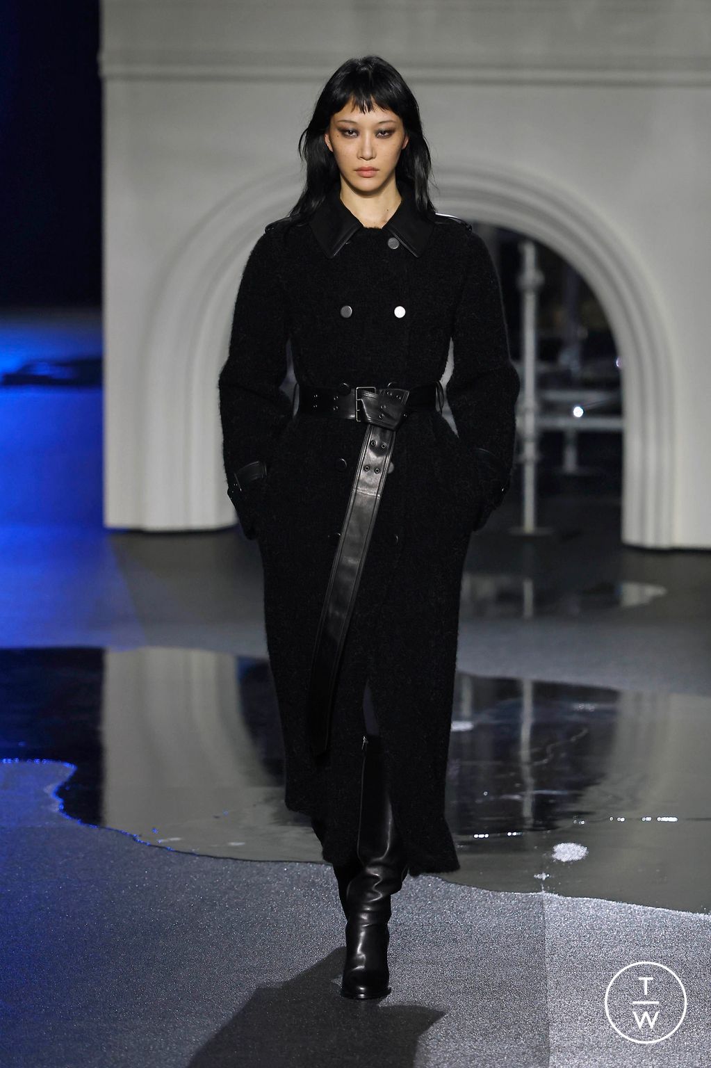 Fashion Week London Fall/Winter 2026 look 28 from the Burberry collection 女装