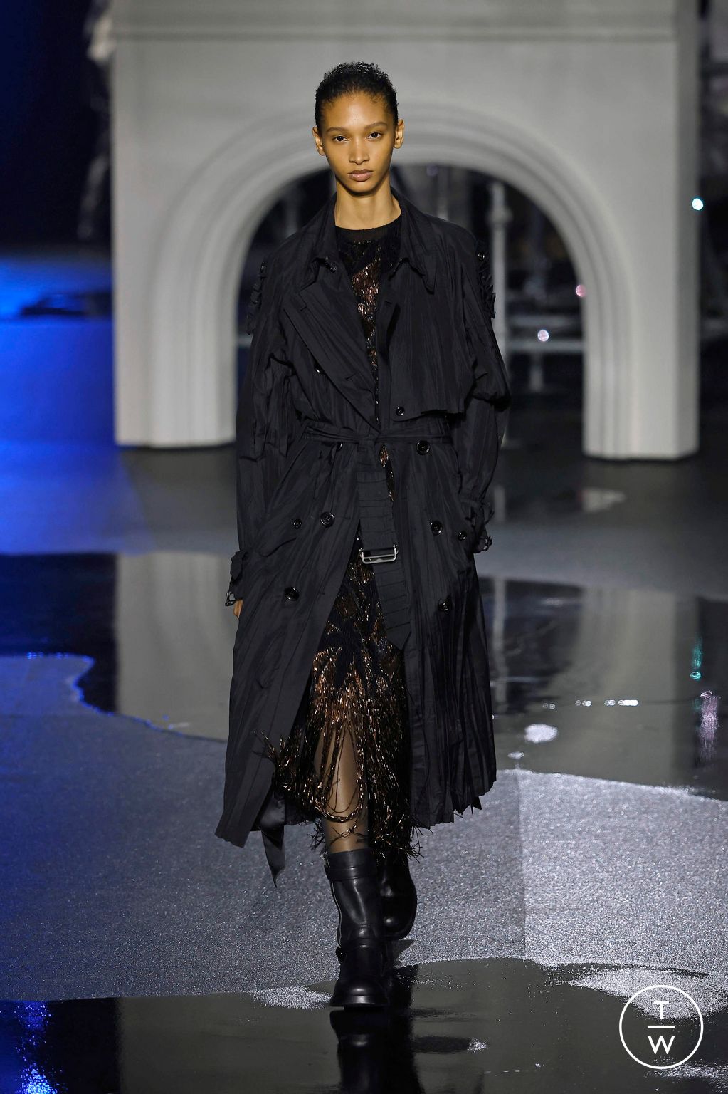 Fashion Week London Fall/Winter 2026 look 35 from the Burberry collection womenswear