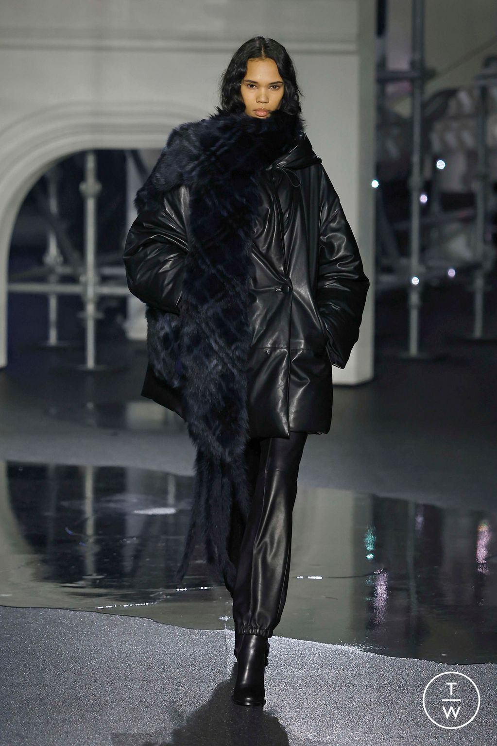 Fashion Week London Fall/Winter 2026 look 46 from the Burberry collection womenswear