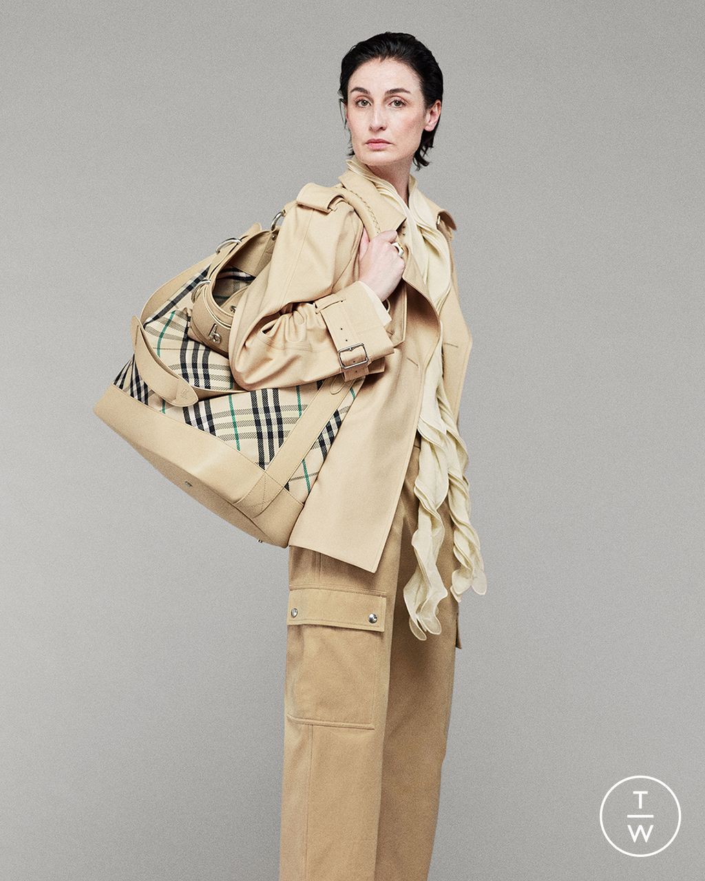 Fashion Week London Resort 2025 look 28 from the Burberry collection womenswear